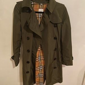 Burberry Olive Green Trench Coat with Signature Check Lining